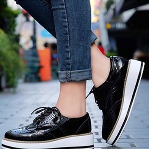 *NEVER WORN* Dadawen Oxford